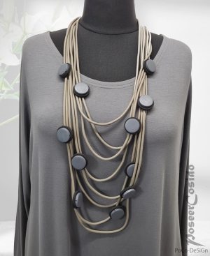 Halskette Lagenlook Kautschuk schlamm-schwarz-grau